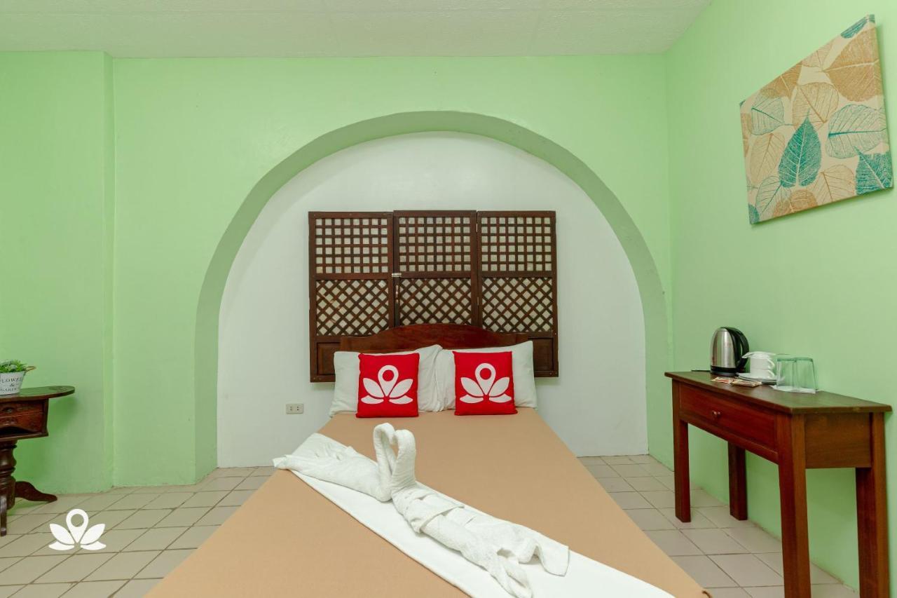 Zen Rooms Calle Crisologo Виган Экстерьер фото