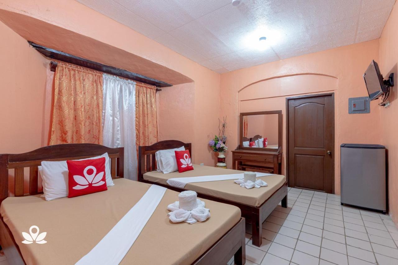 Zen Rooms Calle Crisologo Виган Экстерьер фото